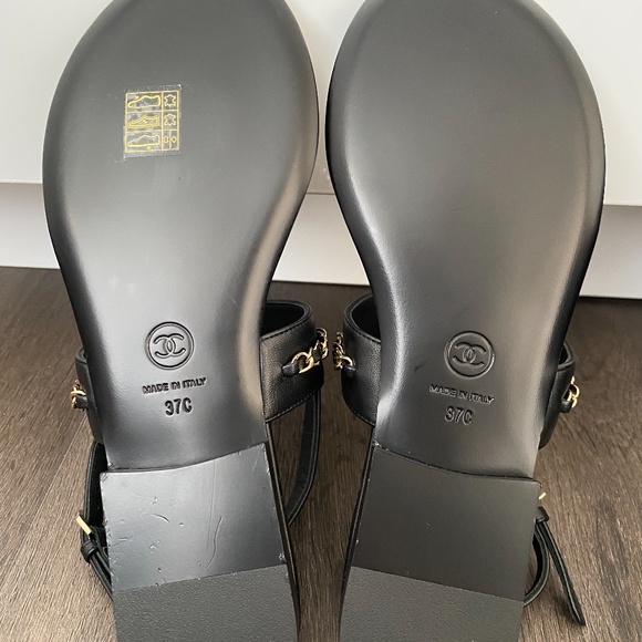 2023 CHANEL CC LOGO BLACK THONG LEATHER FLAT SHOES SANDALS 37 - Picture 15 of 16